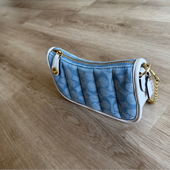 Coach Logo Handbag - Picture 8 of 13